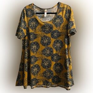 LuLaRoe Perfect Tee M Mustard Yellow Lion Dreamcatcher Boho Top